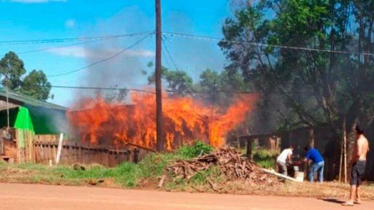 Se pelearon por el clásico que jugarán River y Boca por la final de la Copa Libertadores y le prendió fuego la casa