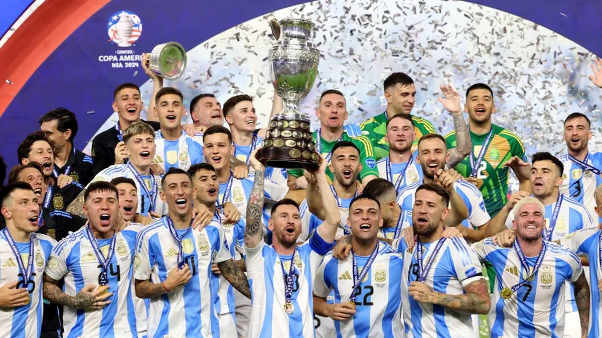 Las selecciones de Argentina y España podrían reencontrarse antes de lo previsto para disputar la Finalissima pendiente entre los campeones de la Copa América y la Eurocopa 2024. (Foto: archivo)