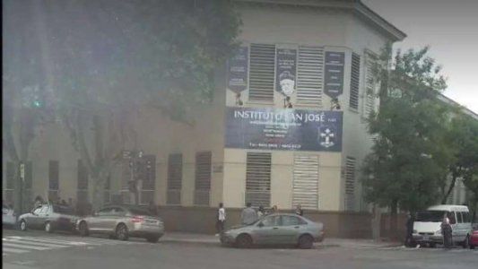 Un sacerdote borracho abusó de un nene en la parroquia delante de sus compañeros