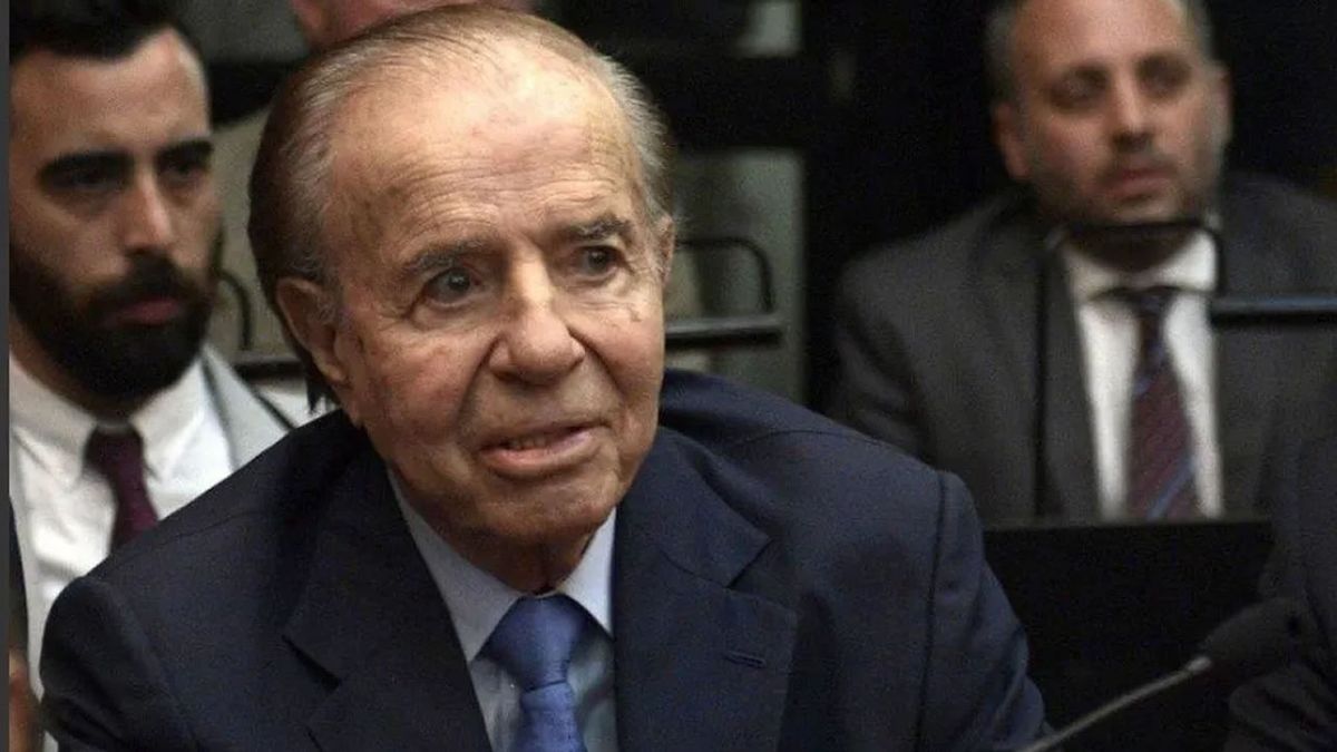 Javier Milei colocará el busto de Carlos Menem en la Casa Rosada. (Foto: archivo)