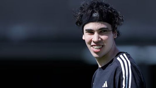 El polémico debut de Spreen en Riestra: desde las ironías del streamer al enojo del fútbol profesional