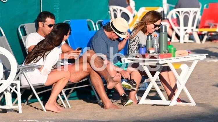 María Eugenia Vidal y Quique Sacco: Del frío de París al calor de Pinamar