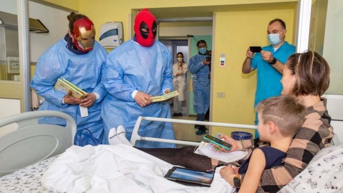 Manuele está internado y verá toda la fiesta desde las ventanas del hospital.