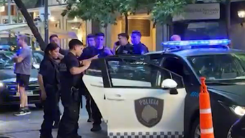 Una mujer atacó brutalmente a puñaladas al padre de su hijo en Palermo Chico y quedó detenida