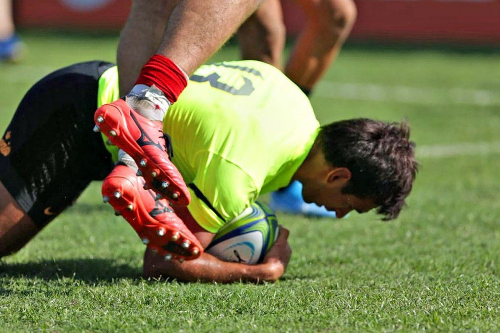 El homenaje de Jaguares: salieron a la cancha con brazaletes negros en memoria de Fernando Báez