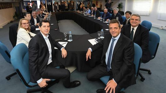 Sergio Massa, Agustín Rossi y Eduardo de Pedro se reunieron con gobernadores: Wado será el jefe de campaña de UxP