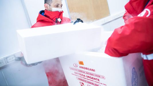 Llegaron 200 mil dosis de la vacuna CanSino: ¿A quiénes se destinarán?