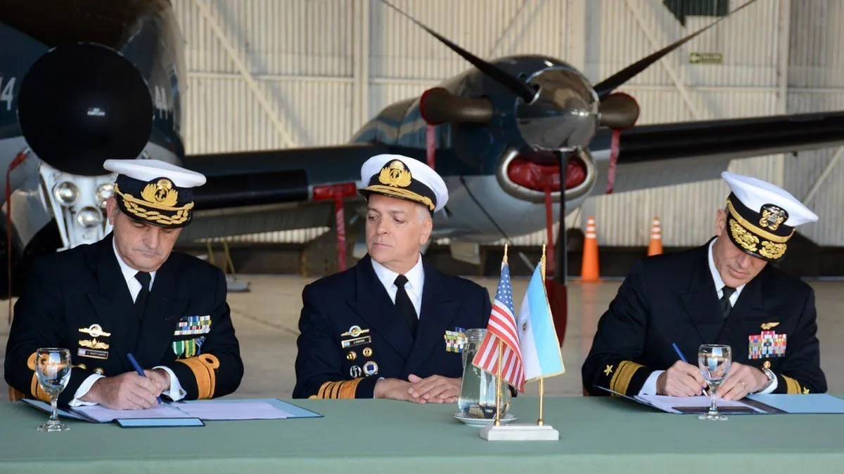 Fuerzas Armadas de Argentina firmaron un acta de intención con Estados Unidos para patrullar el mar argentino y provisión de equipamiento. Foto: Ministerio de Defensa y embajada de EE.Uu.&nbsp;
