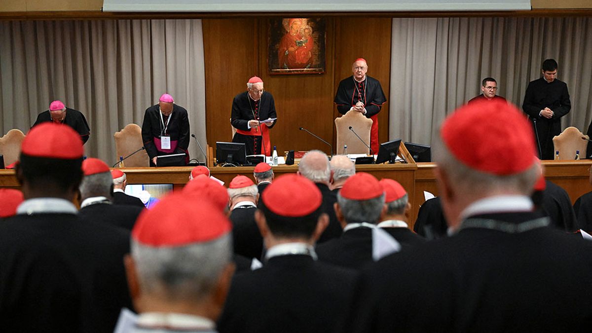 Los cardenales católicos ya deliberan en El Vaticano cómo y cuando iniciará el Cónclave para elegir al sucesor de Francisco. (Foto: Reuters)