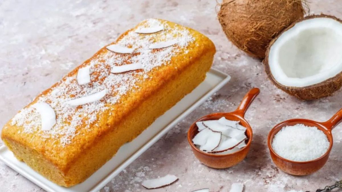 El budín de coco que conquista a todos: simple, esponjoso y lleno de sabor