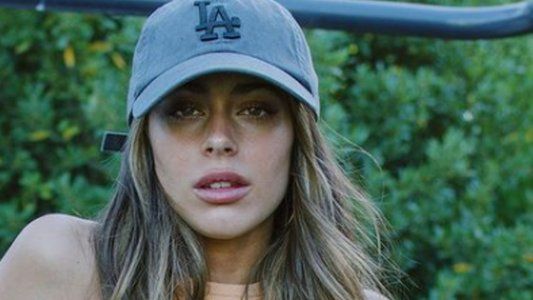 Tini Stoessel en body sin corpiño dejó ver parte de su cola