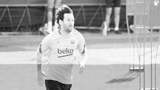 Messi entrenó en forma diferenciada pero creen que jugará en el regreso de la Liga