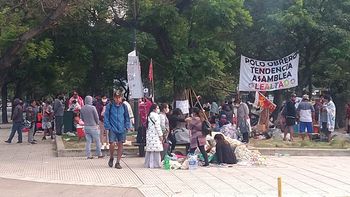 Sigue el acampe en la 9 de Julio a la espera de una respuesta del Gobierno: qué reclaman