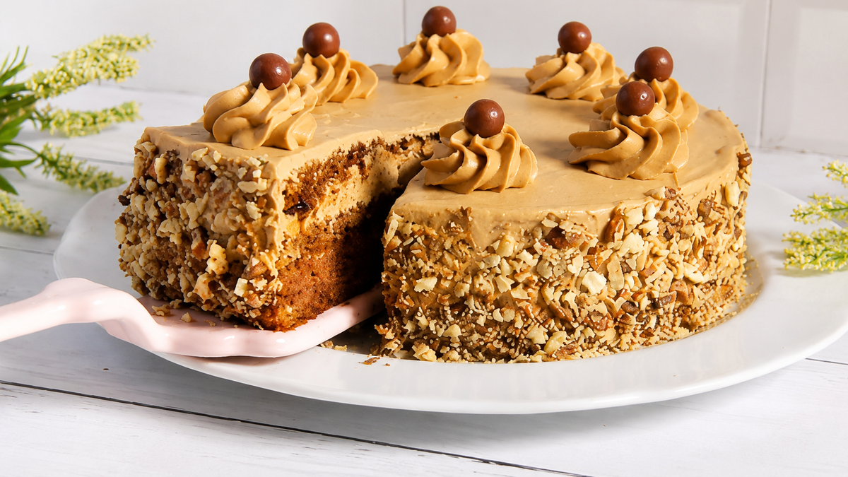 La Torta Colonia Suiza es una de las recetas más representativas de la repostería inspirada en los sabores de la Patagonia.