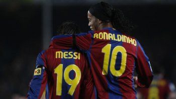 Los elogios de Ronaldinho a Lionel Messi: Puede jugar hasta los 50