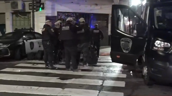 Motín de presos en una comisaría de Balvanera: fuego, gas pimienta y heridos