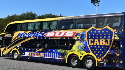 Violencia: apedrearon el micro de Boca al salir del estadio