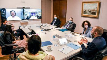 El Gobierno negocia con empresarios y amenaza con intervenir a lo Moreno