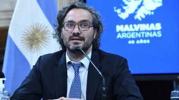 Santiago Cafiero reveló detalles del encuentro entre Alberto Fernández y Boris Johnson: Lo paró en seco