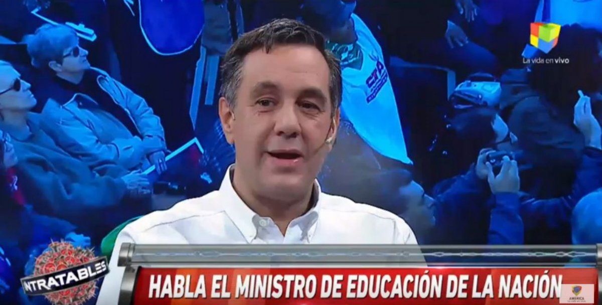 Después de la marcha docente, Finocchiaro dijo que hubiera sido bueno que la hicieran un domingo, con los chicos en las aulas