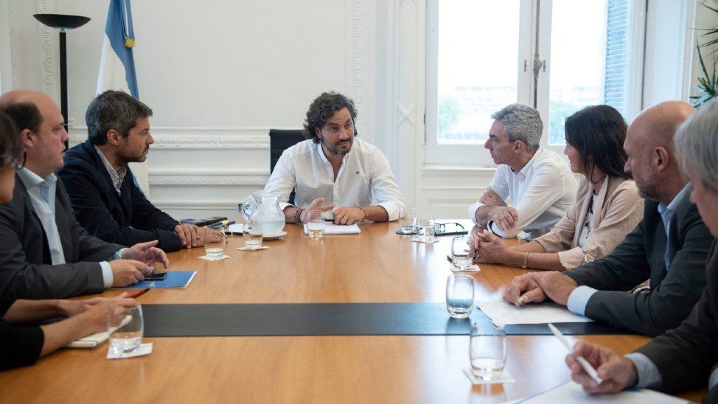 El Gobierno se dispone a avanzar con el operativo de los corredores sanitarios para repatriar argentinos