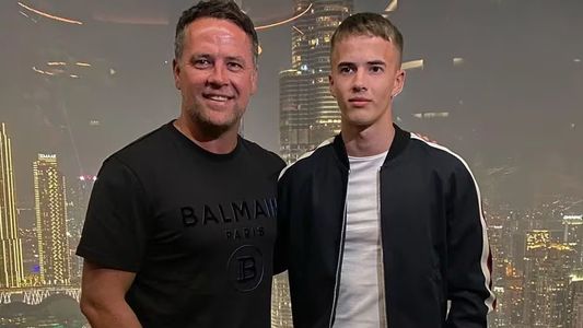 El drama que vive una leyenda del fútbol inglés por la extraña enfermedad que padece su hijo: Rezo todas las noches