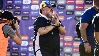 ¿Vuelve Maradona? Gimnasia acordó una lista de unidad para posibilitar el regreso de Diego como DT