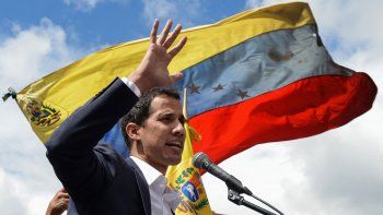 En medio del apagón, Guaidó llamó a marchar contra la oscuridad del régimen usurpador y corrupto de Maduro