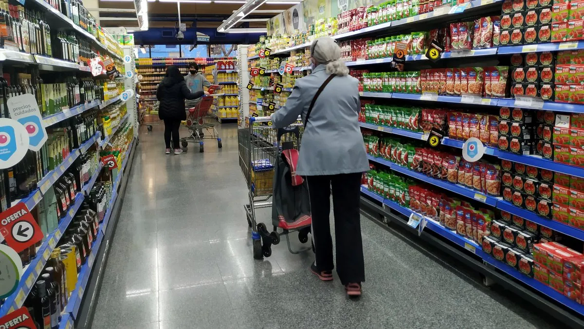 Las ventas en supermercados cayeron 17