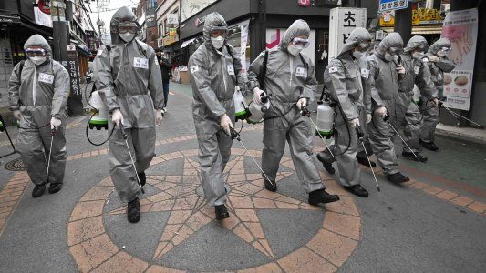 Un estudio dice que el COVID-19 se propaga el doble de rápido de lo calculado inicialmente