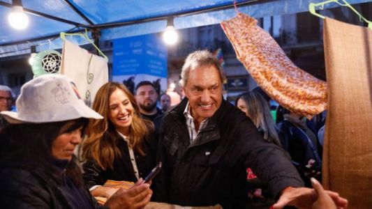 Daniel Scioli se mostró con Victoria Tolosa Paz y pidió que haya PASO en el Frente de Todos