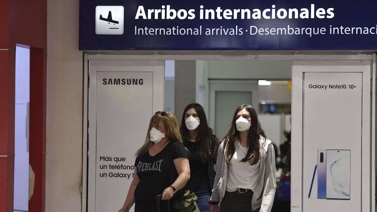 Se extiende hasta el 6 de agosto el cierre de fronteras para el turismo y se flexibiliza el cupo de ingresos al país