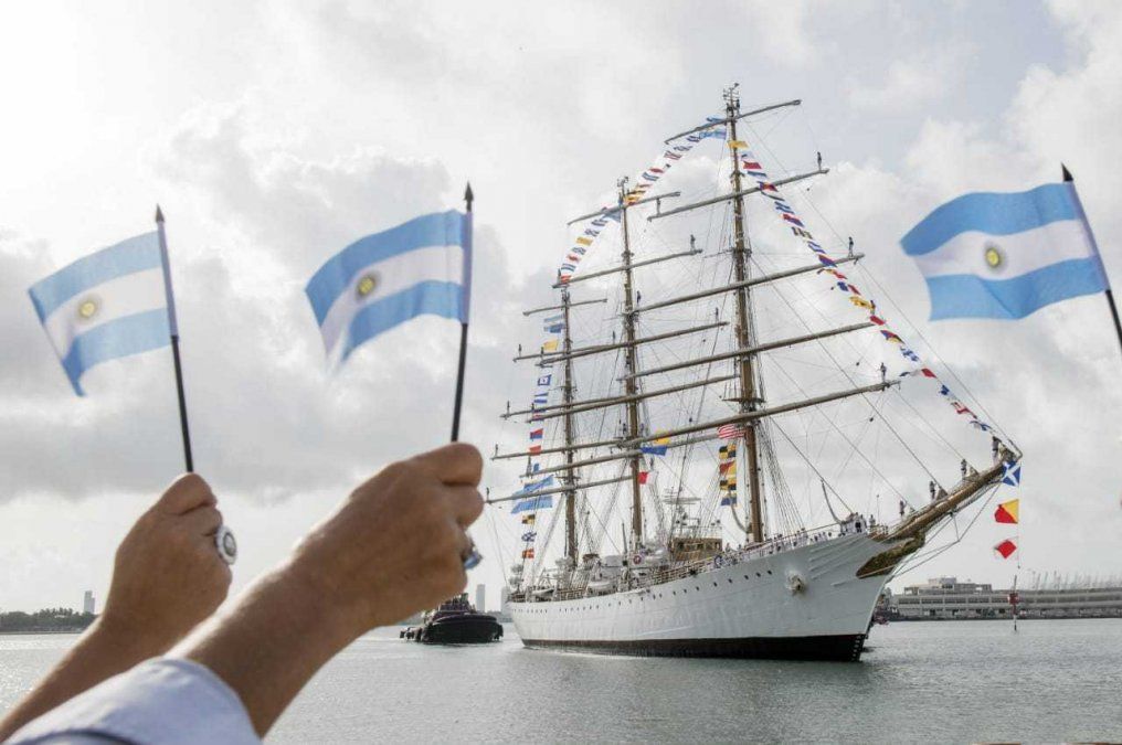 Sin Alberto, el Gabinete recibirá en Mar del Plata a la Fragata Libertad en medio de un festival cultural