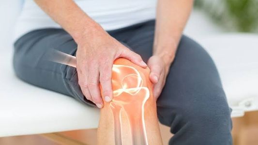 Artrosis: el método que propone un conocido traumatólogo para regenerar el cartílago y aliviar el dolor