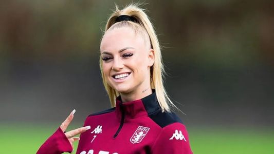 Una jugadora del Aston Villa rechazó una gran suma de dinero que le ofreció el rival de OnlyFans