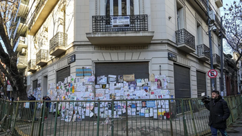 Cristina Kirchner denunció a la ministra de Seguridad, Patricia Bullrich de montar un operativo policial ilegal de madrugada frente a su casa, donde cumple prisión domiciliaria. Foto: NA.