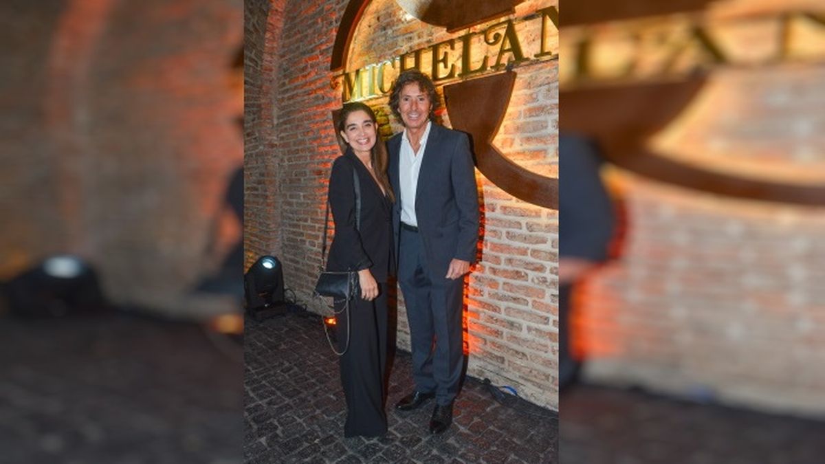 El look de Ver&oacute;nica Varano y Gustavo Berm&uacute;dez en la reapertura de Michelangelo.