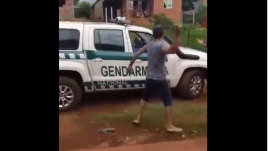 Violencia sin control en Rosario: así destruyeron un móvil de Gendarmería