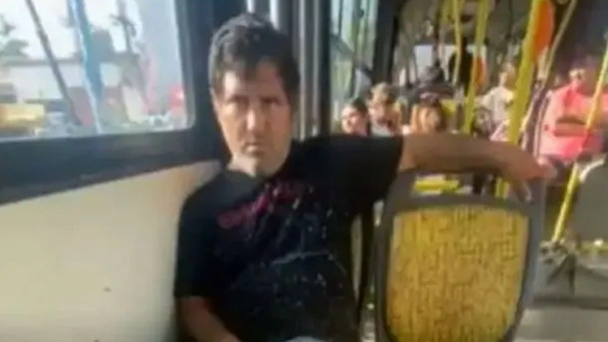 Video Una Joven Grabó A Un Hombre Masturbándose Frente A Ella En Un Colectivo 7033