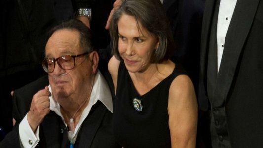 Florinda Meza restringe acceso a tumba de Chespirito