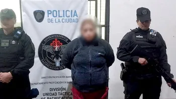 Cayó una abuela narco en Zavaleta: vendía cocaína y tusi mientras convivía con cinco nietos