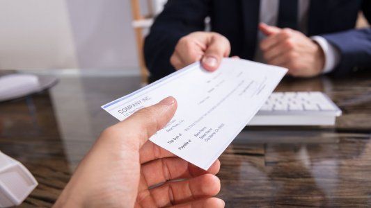 ¿Cuánto tiempo tengo para cobrar un cheque en Argentina?