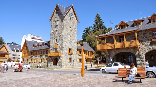 Horror en Bariloche: una mujer le pegó una patada en la cabeza a un bebé de 5 meses