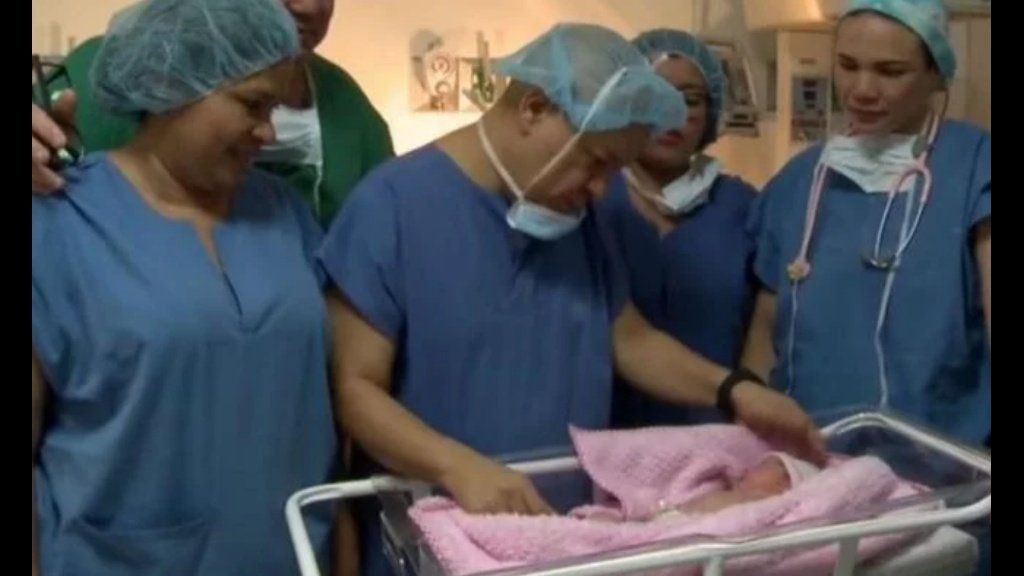 Una beba nació embarazada y sorprende al mundo científico