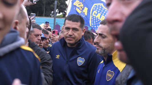 Riquelme habló ante los hinchas de Boca en el banderazo: No pueden intervenirnos el club