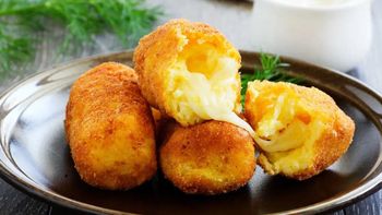 Bombas de papa: el secreto para que te salgan doradas por fuera y cremosas por dentro