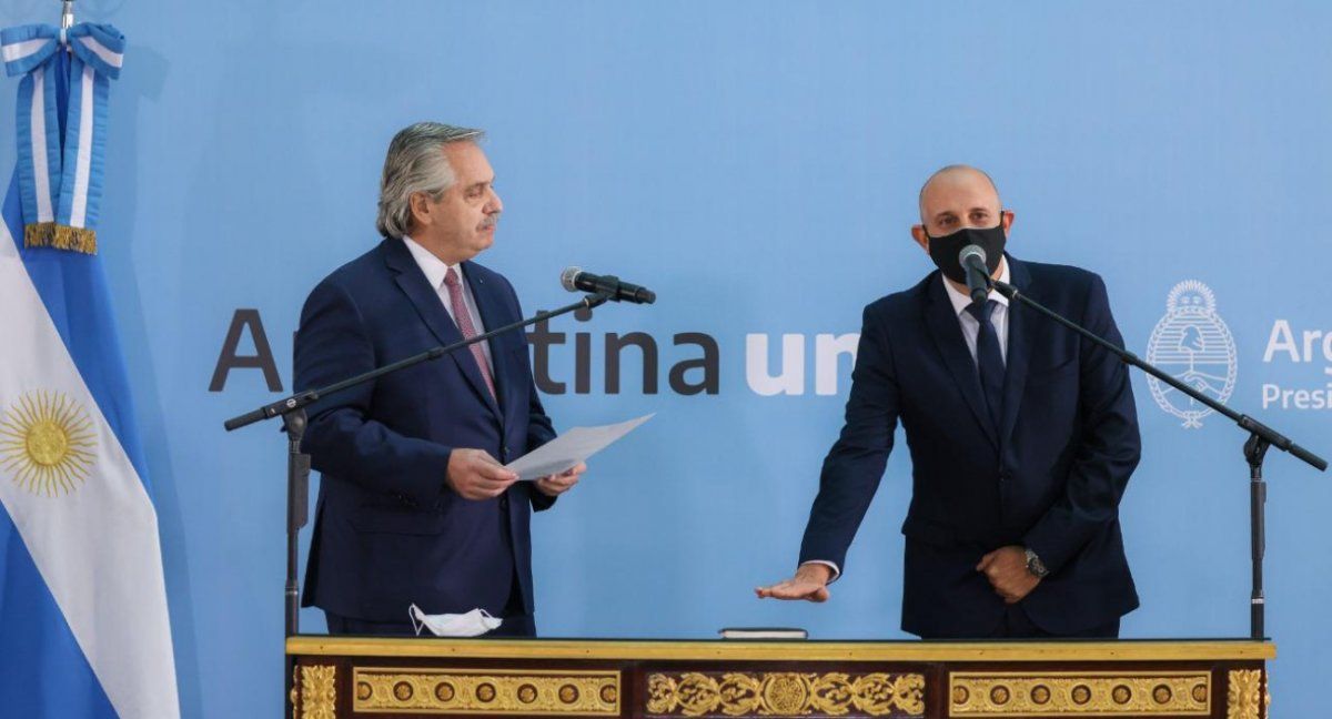 Alberto Fernández tomó juramento a Alexis Guerrera