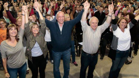 El socialismo en Santa Fe se adjudica el triunfo y dice que Bonfatti fue el candidato más votado