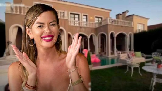 Karina Jelinek mostró la lujosa casa en la que vive sola