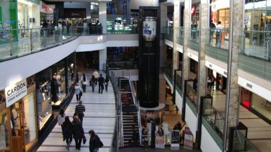 Los shoppings en alerta: convocan a una manifestación para poder abrir